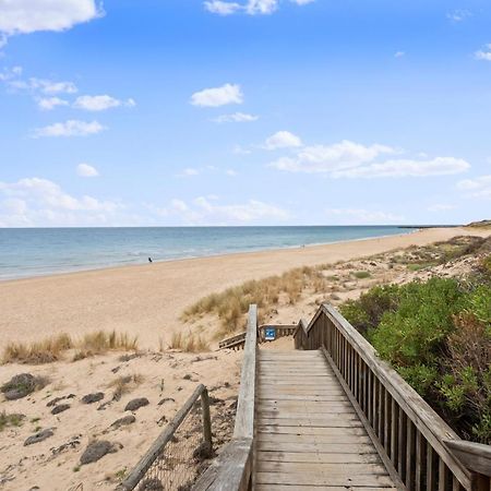 Beachside Escape On The Esplanade Christies Beach エクステリア 写真